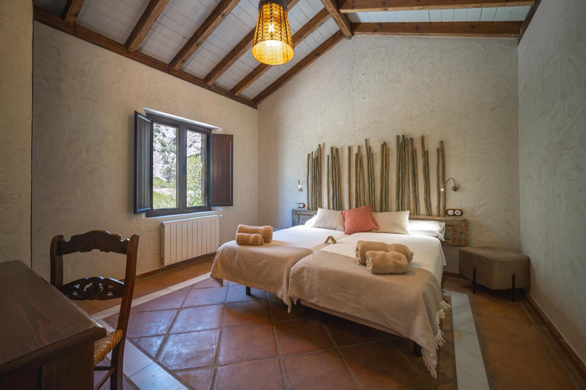 Eco Cueva Del Gato Hotel